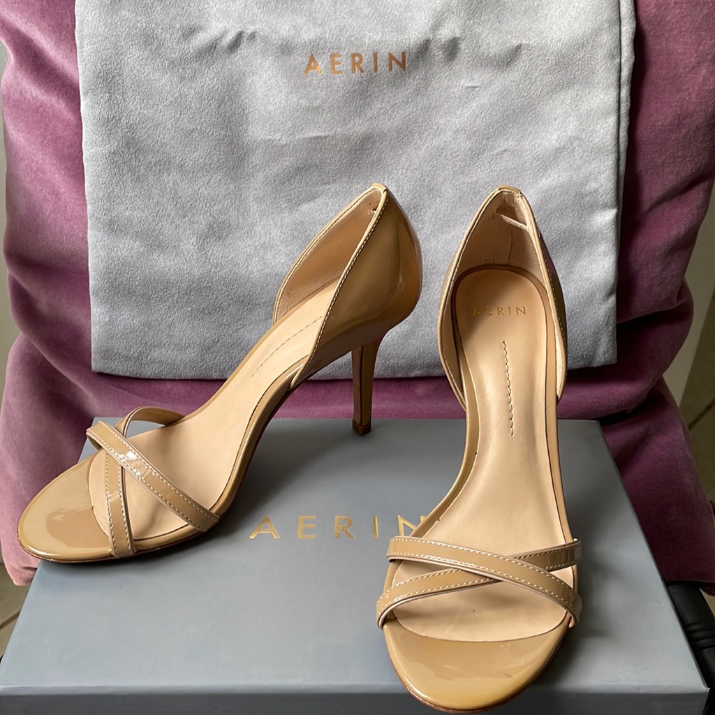 Aerin Cocobay Heels In Patent Taupe Leather